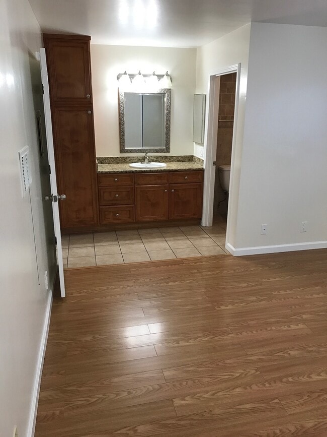 Photo - 7043 Alabama Ave Unit 204