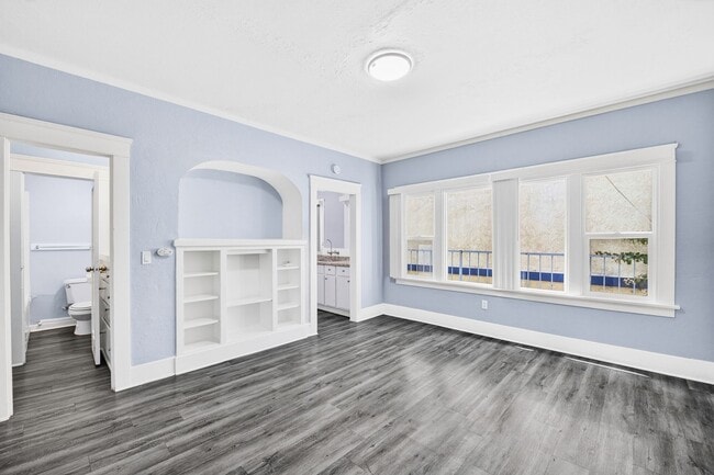 Photo - 1643 Locust Ave Unit 03