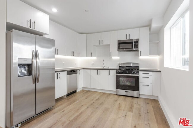 Building Photo - 10821 Hartsook St Rental