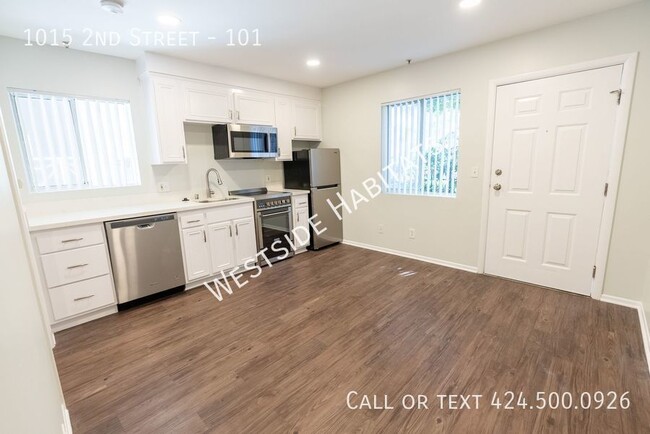 Building Photo - 1015 2nd St Unit 101 Rental