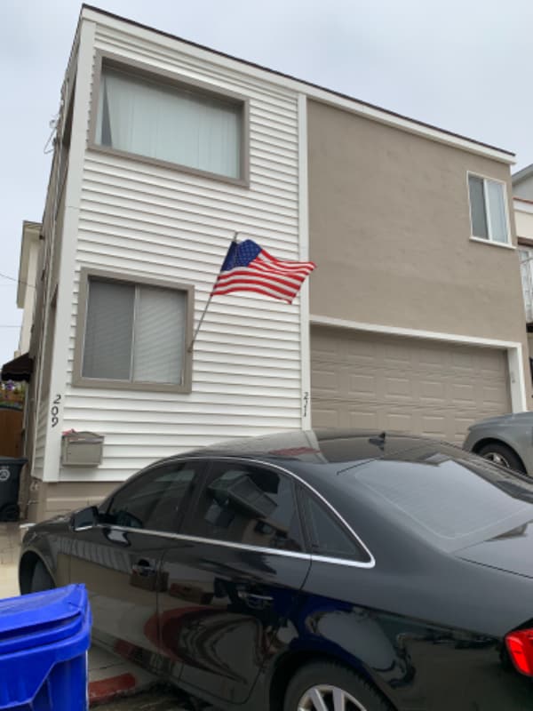 Photo - 209 39th St Apartment Unit 209