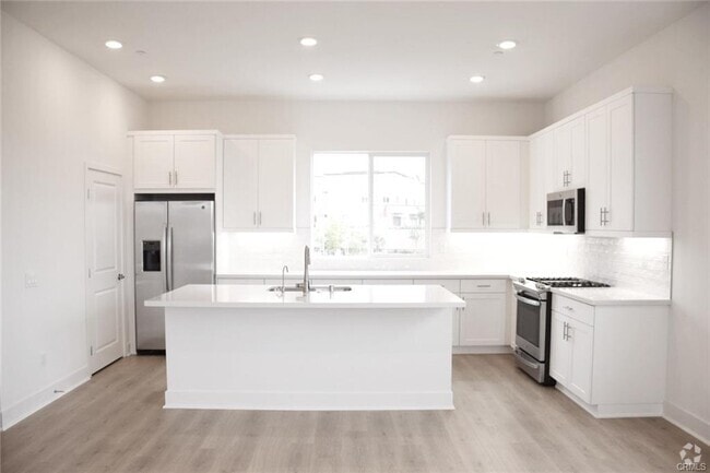 Building Photo - 1630 Saratoga Ln Rental