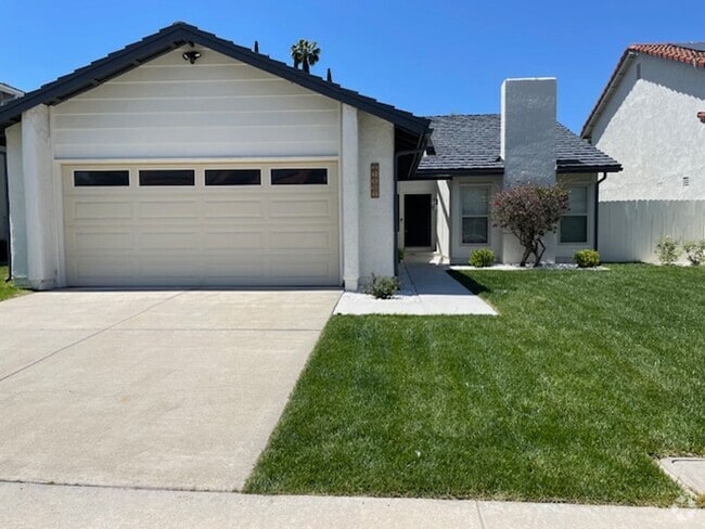 Building Photo - Great Curb Appeal One Story Home.
