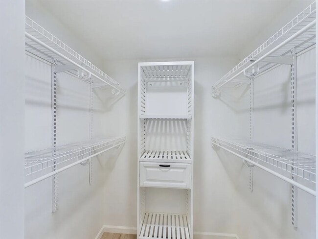 Photo - 6715-6717 N Elman St Unit 6717