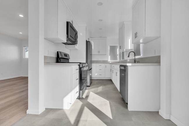 Photo - 1155 Exposition Blvd