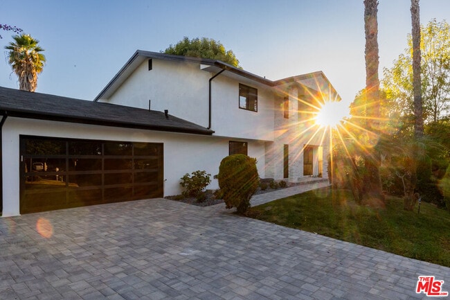 Photo - 24040 Killion St