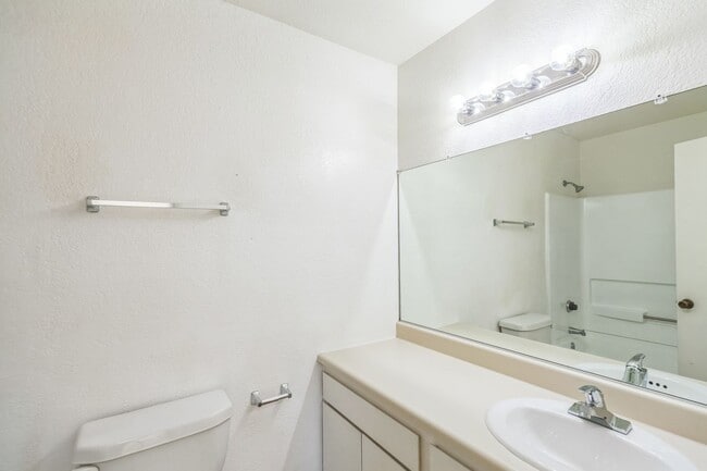 Photo - 78701 Ave 42 Unit B