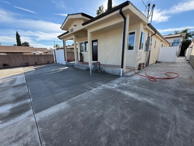 Photo - 13365 Garber St