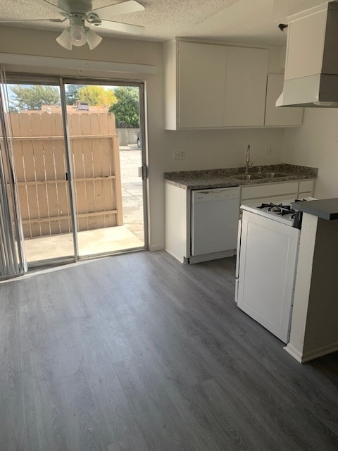 Photo - 5444 Bellingham Ave Unit Great1st Floor with Patio