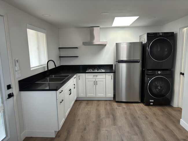 Photo - 1206 William St Unit 2