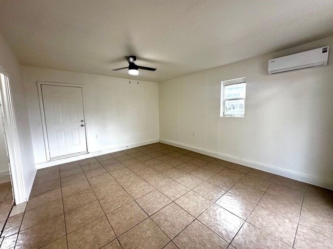 Photo - 13906 Grant St Unit B