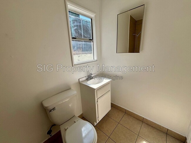 Photo - 10156 Helendale Ave Unit 10156 1/4