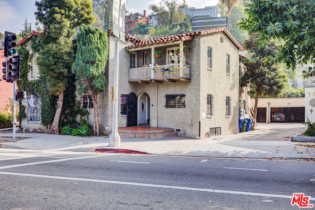 Building Photo - 1492 Silver Lake Blvd Unit 1