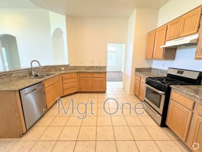 Building Photo - 737 Hearst Way Rental
