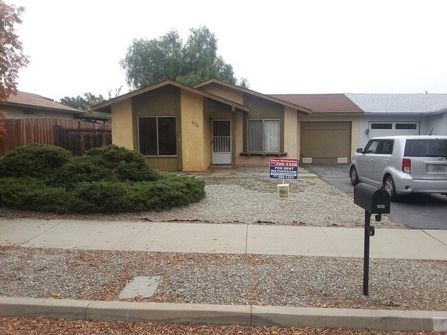 Building Photo - Beautiful 2 Bed 1 Bath Home With 1 Car Gar...