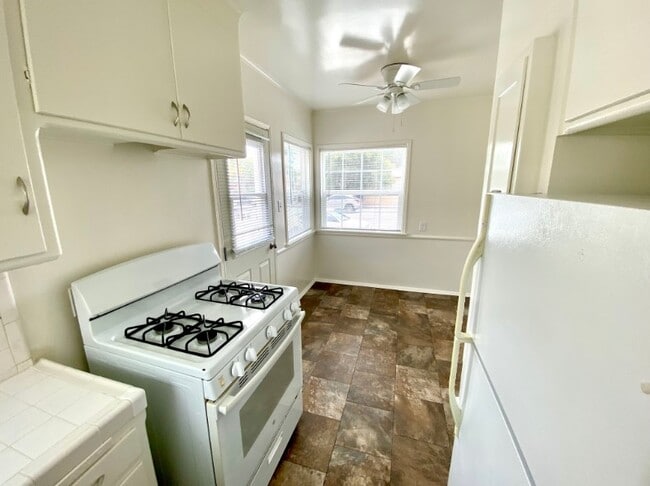 Photo - 11641 Magnolia Blvd Unit 11641