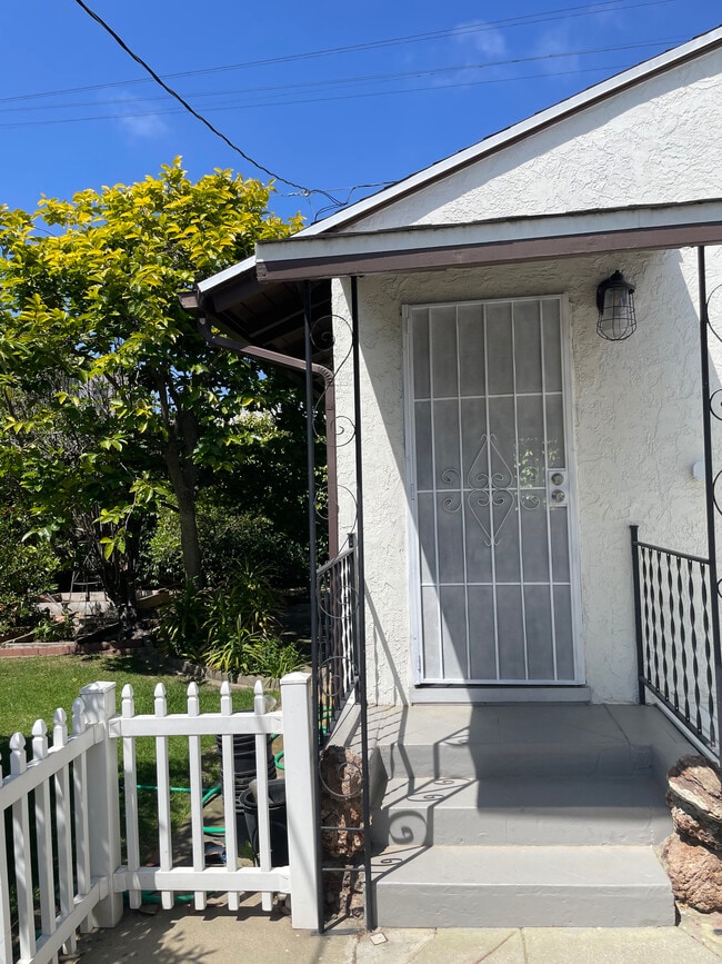 Photo - 1518 S Carmelina Ave