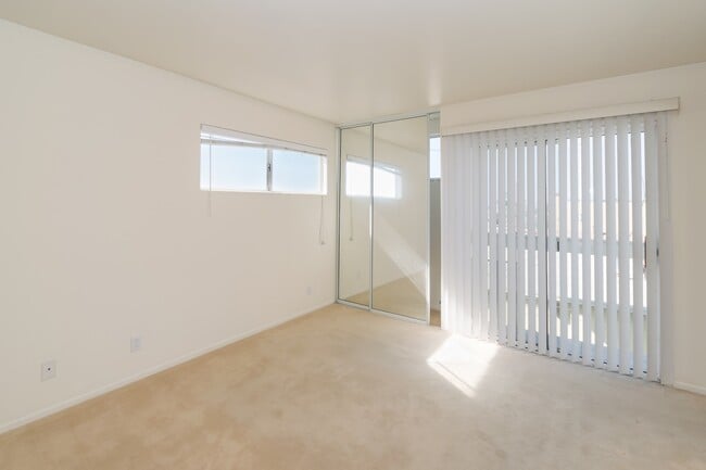 Photo - w22144 Unit 221