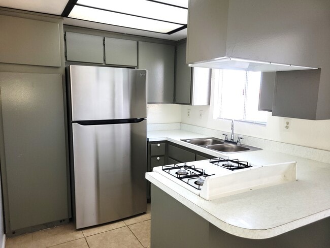Building Photo - 16742 Lynn Ln Unit C