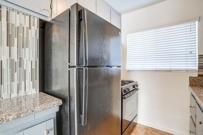 Photo - 2425 S Ridgeley Dr Unit 01