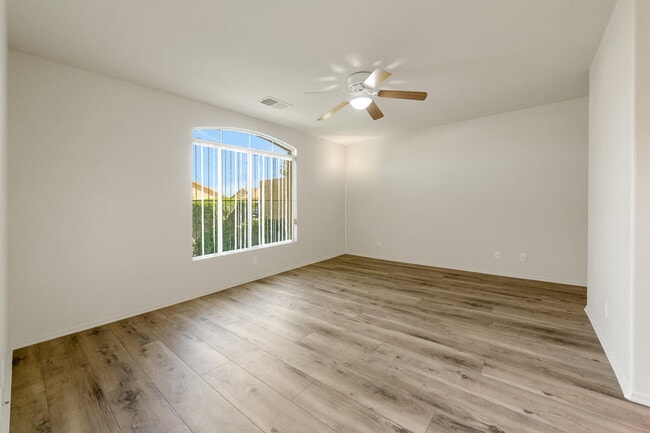 Photo - 43875 Liberty St