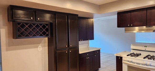 Building Photo - 2619 Bancroft Dr