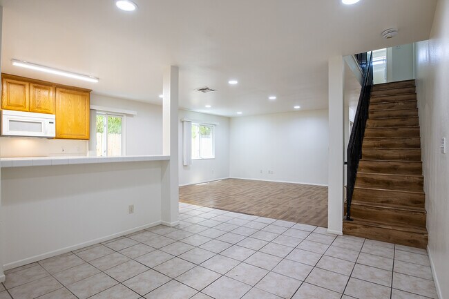 Photo - 1189 W 36th St
