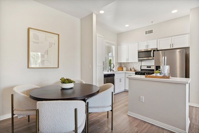 Photo - Bell Valencia