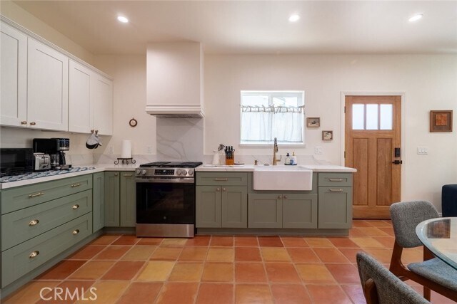 Photo - 613 W Olive Ave