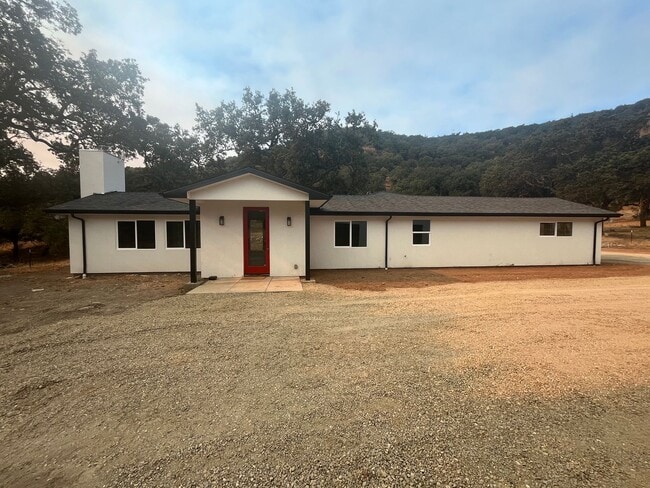 Building Photo - 2901 Tepusquet Rd Rental