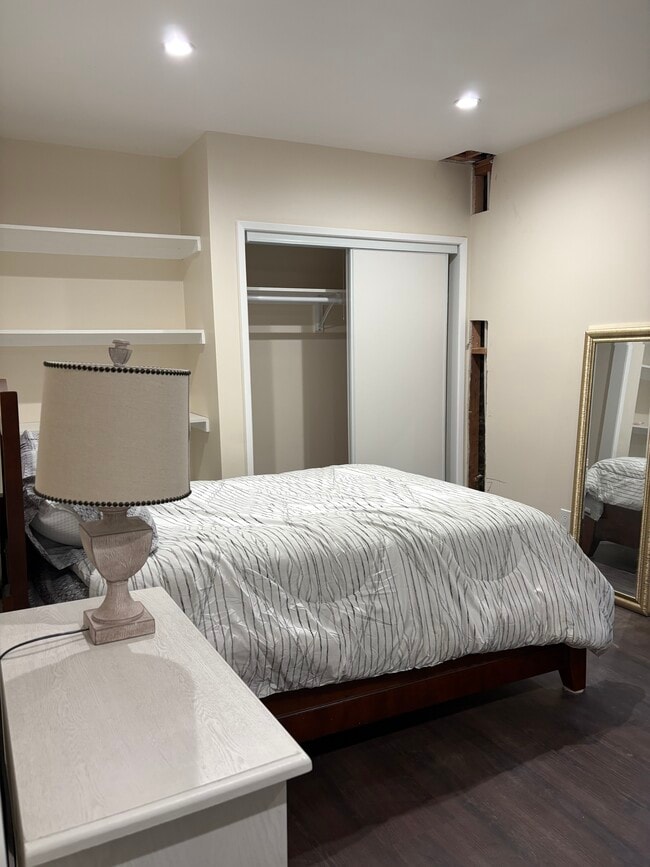 Building Photo - 35887 Lourdes Dr Unit PRIVATE Studio