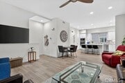 Photo - 985 Doheny Way