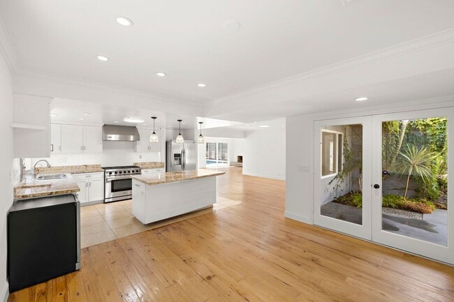 Photo - 273 Cecil Pl