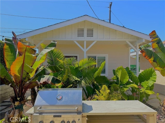 Photo - 20832 Henrietta St