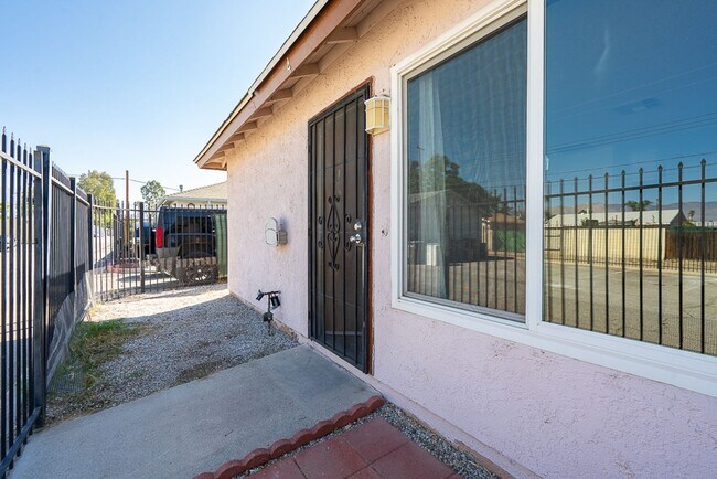 Photo - 2 Bed / 1 Bath Unit – Updated & Move-In Ready – Hemet Unit Multi Family