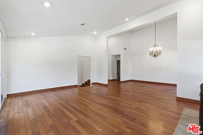 Photo - 4345 Canoga Ave