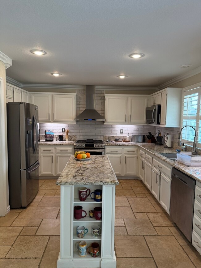 Photo - 42121 Delmonte St