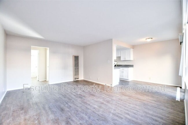 Photo - 420 W Linden Dr Unit #5