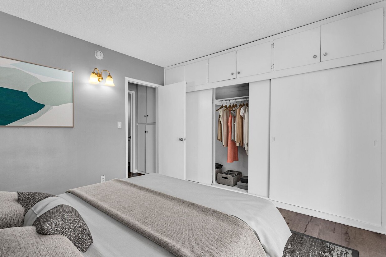 Floor Plan - Spacious 2 Bed 1 Bath Apartment in North Hollyw...