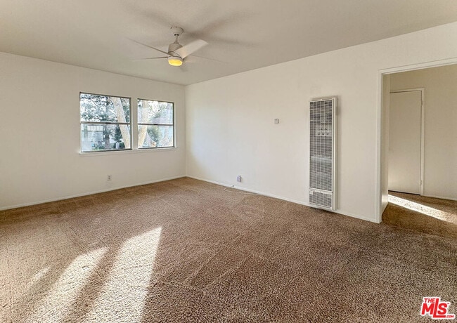 Photo - 5829 Bowcroft St Unit 4