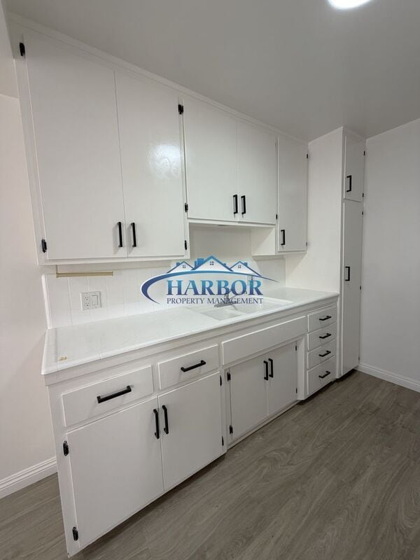 Photo - 213 W Manchester Blvd