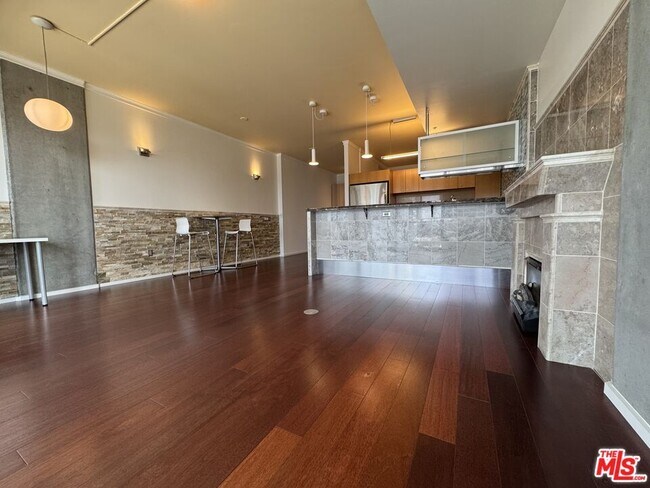 Photo - 1155 S Grand Ave Unit 910