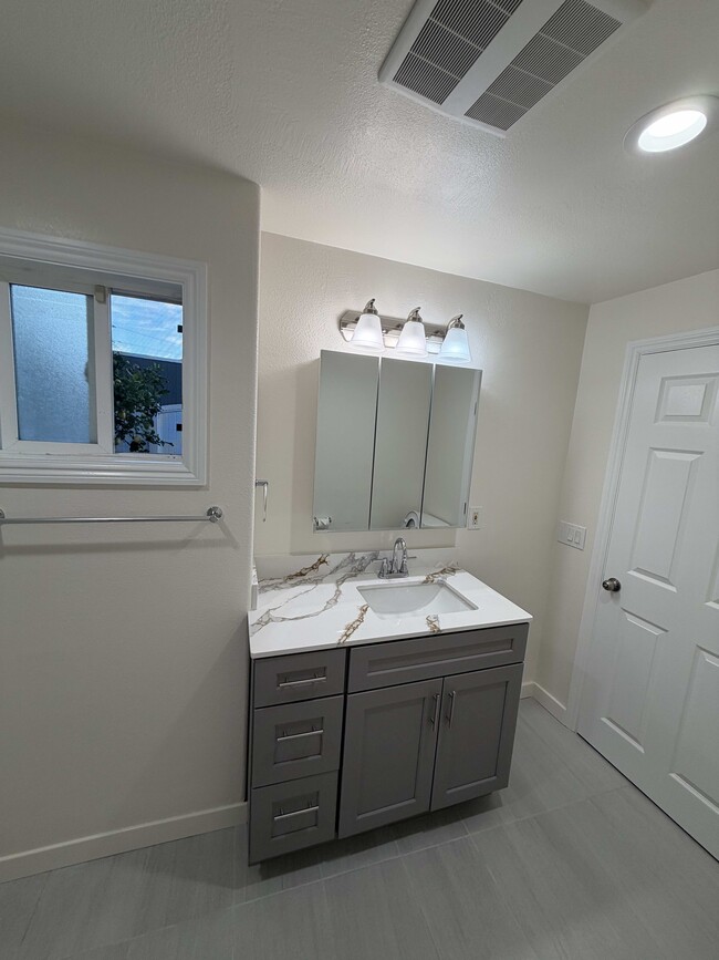 Photo - 1260 W 22nd St Unit 1258