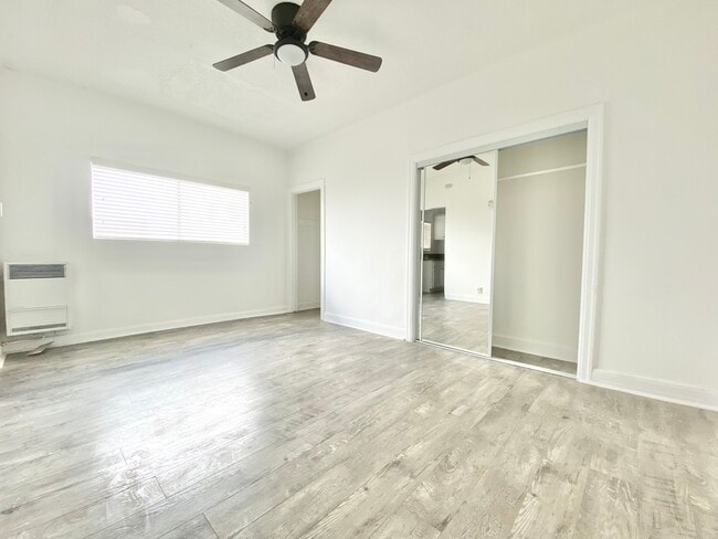 Photo - 975 S Oxford Ave Apartment Unit 23