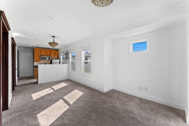 Photo - 3330 Collier Ave