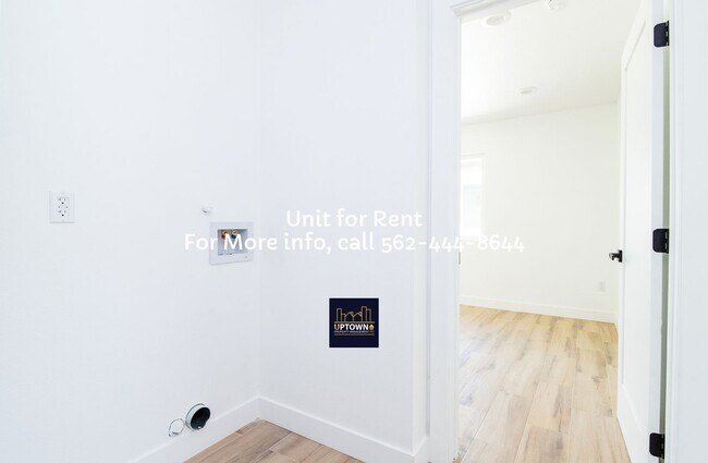 Photo - House -  2 Bedrooms + 1 Office / 1 Bathroom - Paramount