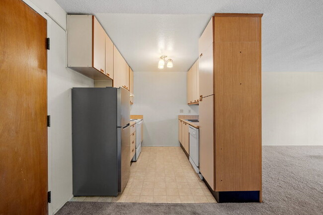 Photo - 8308 Regents Rd Unit 2E