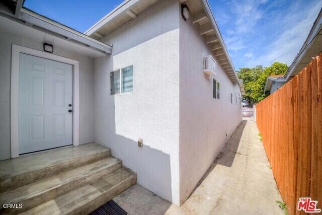 Building Photo - 1726 W 37th Pl Rental