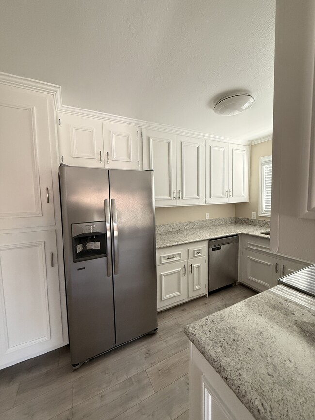 Kitchen - 4104 Emerald St Unit C