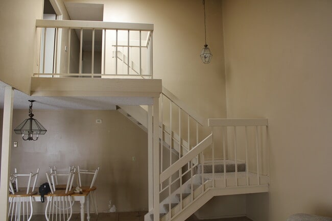 Photo - 3882 Radcliffe Ln Unit NA